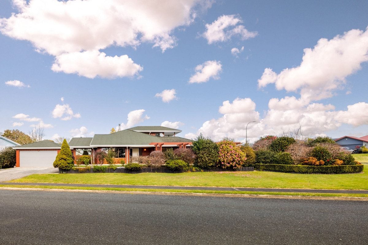 2 Byron Street, Leamington, Cambridge - Carousel 36