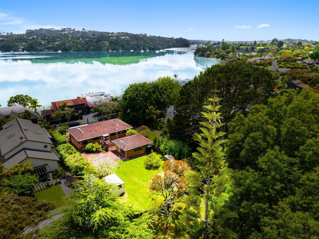 53 The Terrace, Herald Island, Auckland - Carousel 1