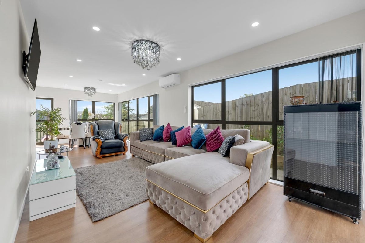 11A Kimdale Place, Totara Heights, Auckland - Carousel 2