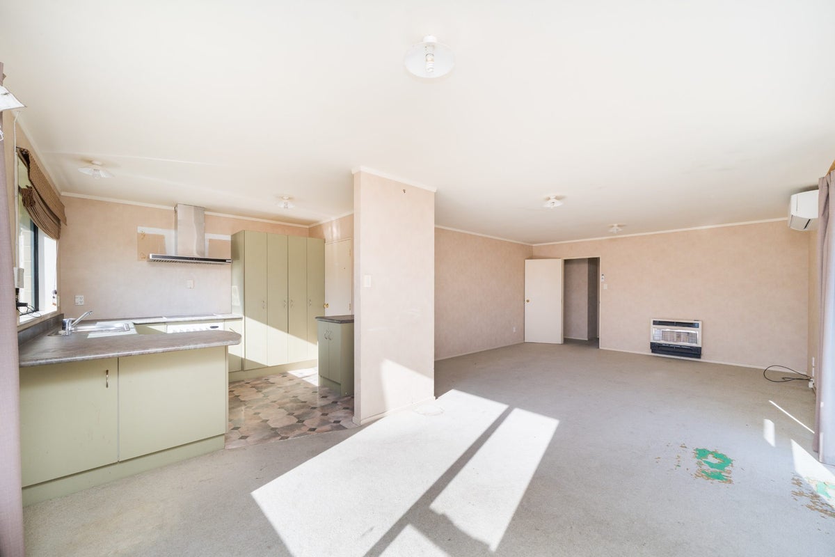 12 Logan Views, Kelvin Grove, Palmerston North - Carousel 2