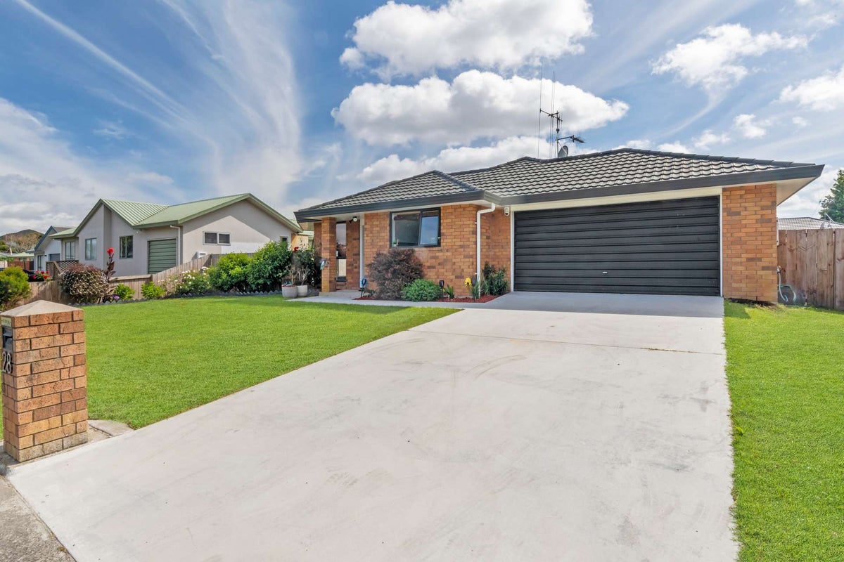 28 Aldershot Place, Nawton, Hamilton - Carousel 2
