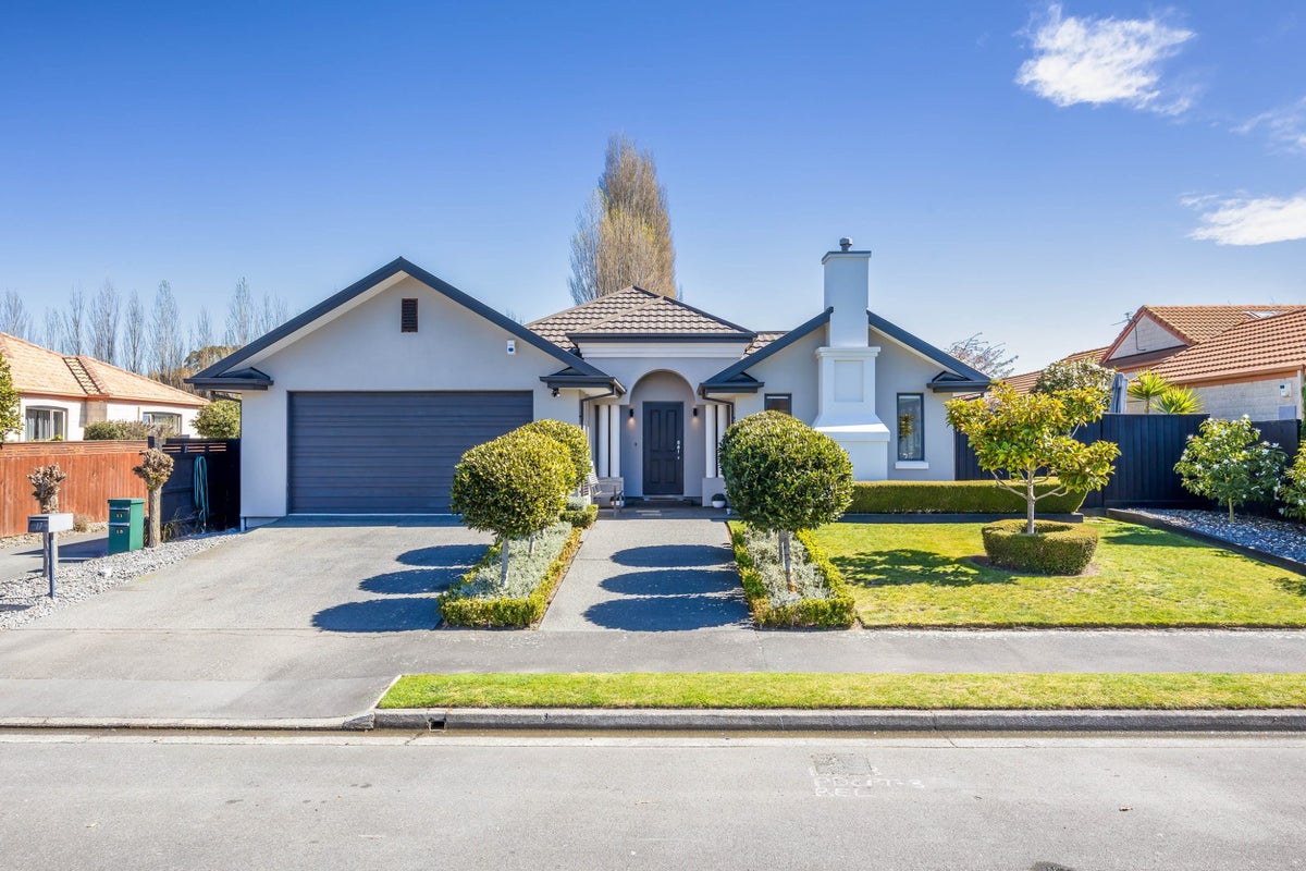 17 Brookfield Drive, Northwood, Christchurch - Carousel 1