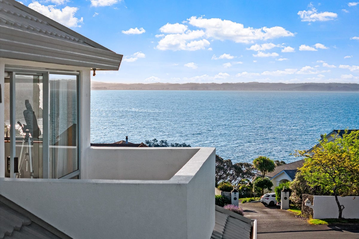 21 Fishermans Cove, Army Bay, Whangaparaoa - Carousel 1