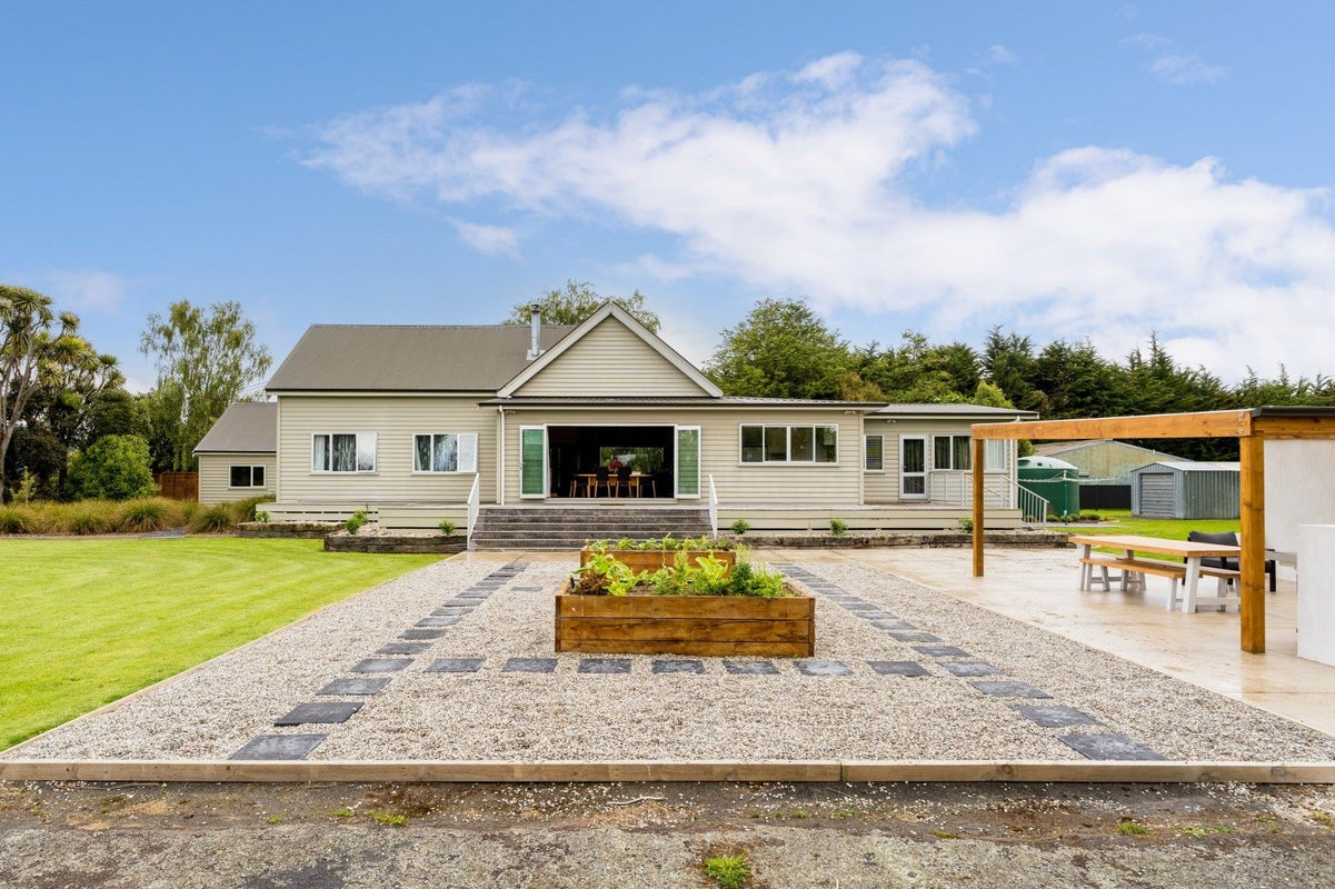 1228 Centre Road, Henley, Outram - Carousel 1