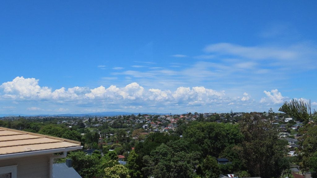 10 Camelot Place, Glenfield, Auckland - Carousel 16