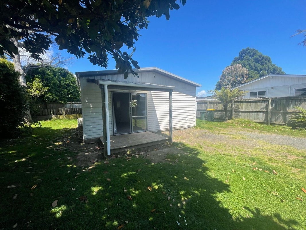 13 Mail Avenue, Weymouth, Auckland - Carousel 1