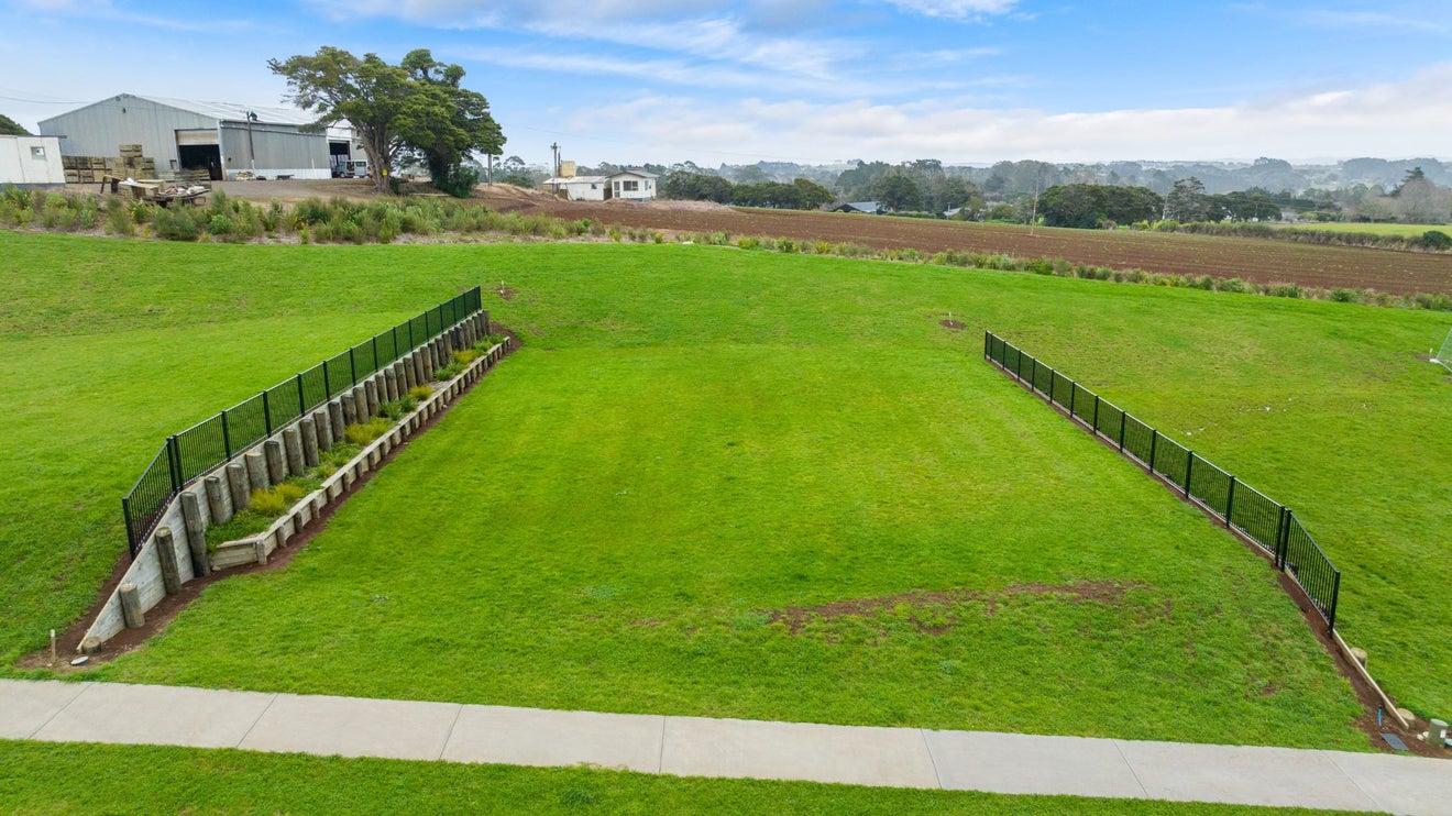 14 Kerr Crescent, Patumahoe, Pukekohe - Carousel 2