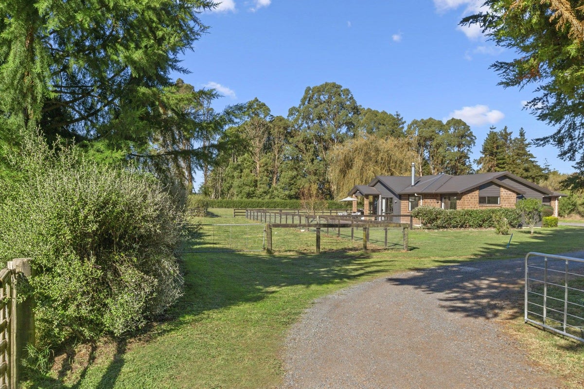 44 Peake Road, Cambridge, Hamilton - Carousel 1
