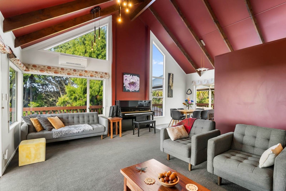 14 Longfellow Parade, Glen Eden, Auckland - Carousel 2