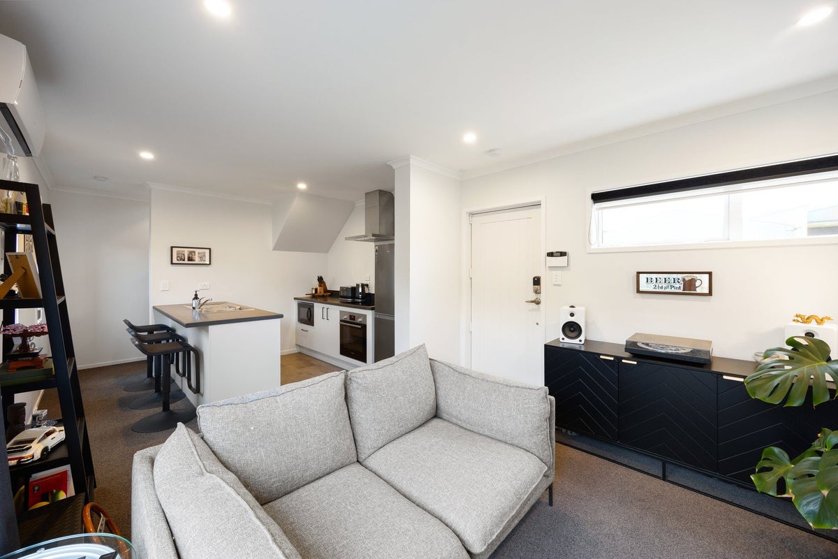 5/10 Burrows Place, Frankton, Hamilton - Carousel 2