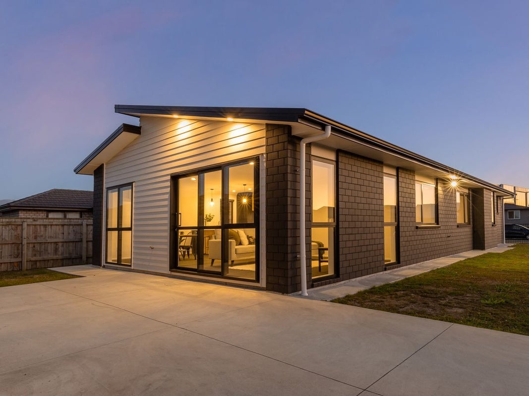 104 Hinemoa Street, Levin, Levin - Carousel 2