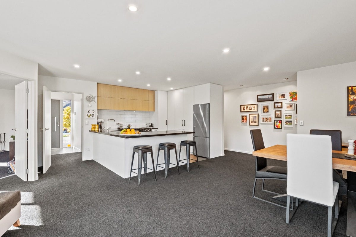 38 Erskine Street, Lake Hayes, Queenstown - Carousel 2