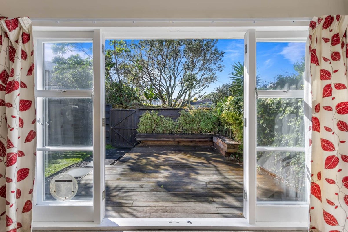 2/54 Ngataringa Road, Devonport, Auckland - Carousel 9