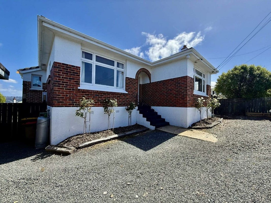 104 Tomahawk Road, Andersons Bay, Dunedin - Carousel 1