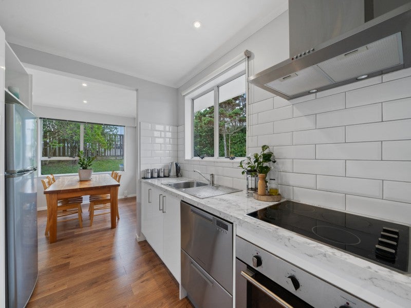 1 Stroud Way, Newlands, Wellington - Carousel 2