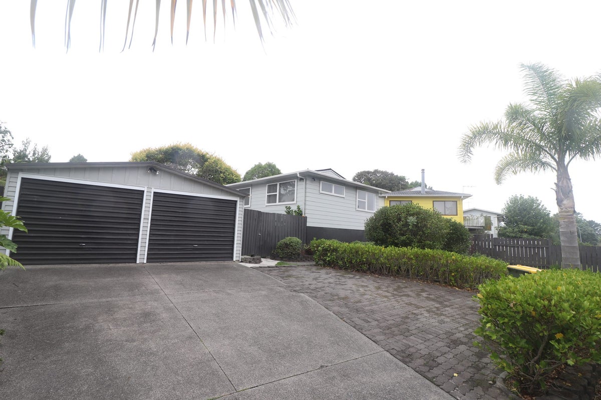 54 Oreil Avenue, West Harbour, Auckland - Carousel 1