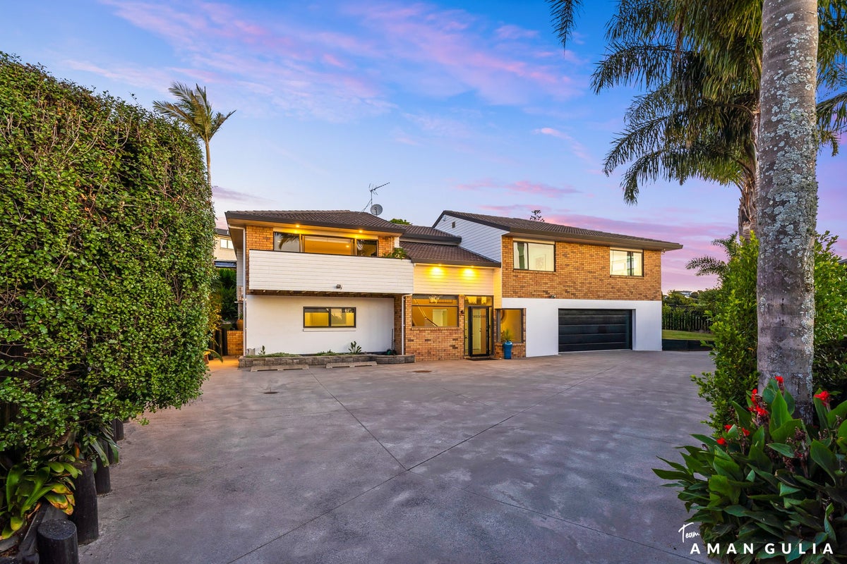6A Savoy Road, Glen Eden, Auckland - Carousel 1
