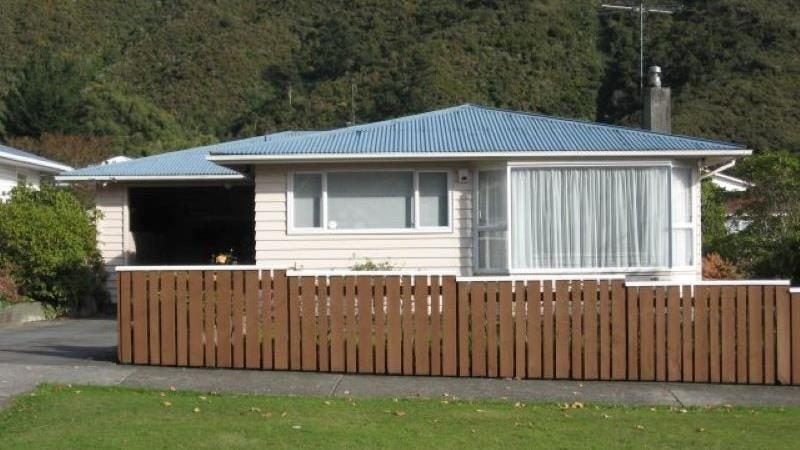 174 Rata Street, Naenae, Lower Hutt - Carousel 1