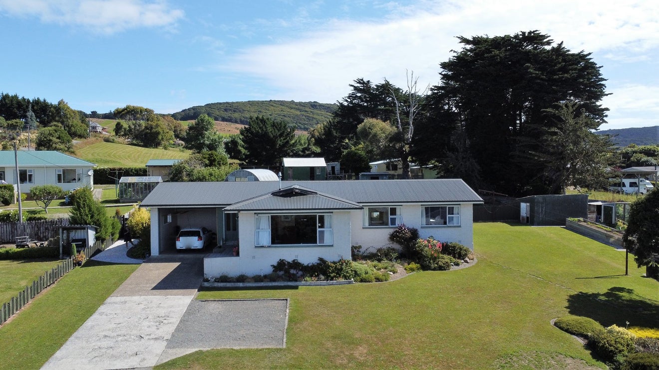 8 Castle Street, Riverton - Carousel 25