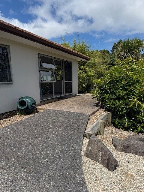 29 Kinnard Lane, Totara Park, Auckland - Carousel 2
