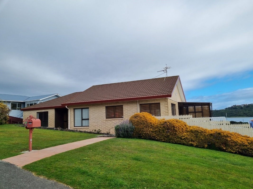 58 Tweed Road, Papakowhai, Porirua - Carousel 1