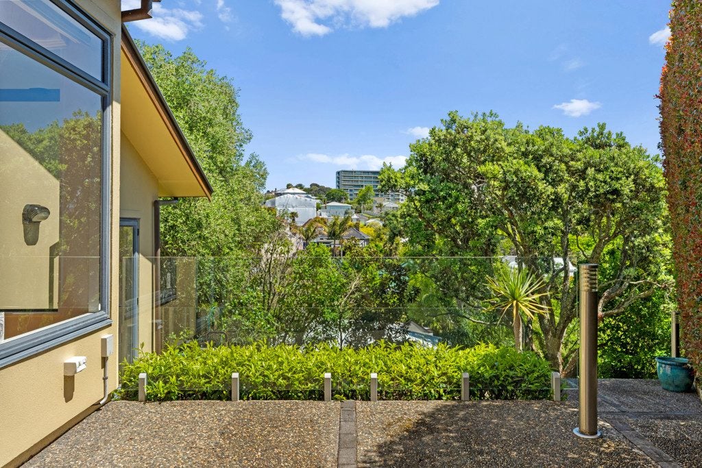 86A Bassett Road, Remuera, Auckland - Carousel 2