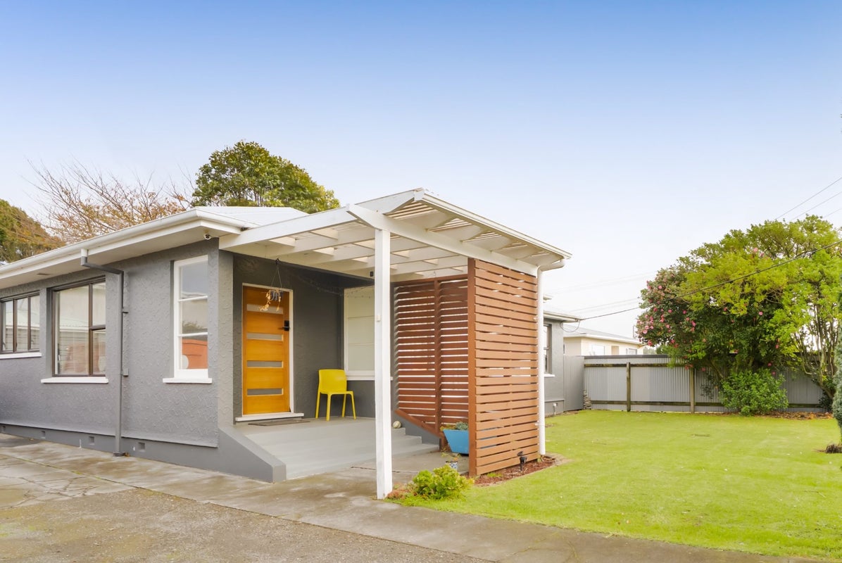 135 Ngamotu Road, Spotswood, New Plymouth - Carousel 1