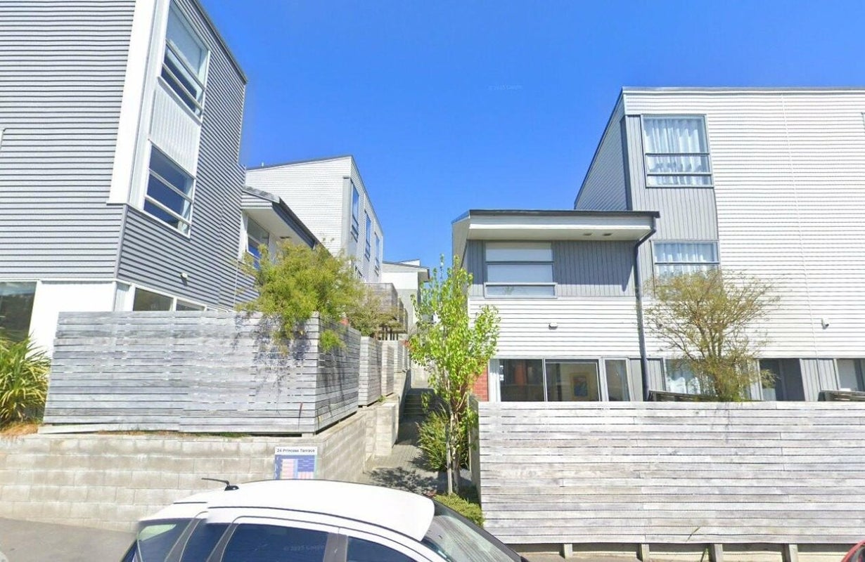 1/24 Princess Terrace, Newtown, Wellington - Carousel 16