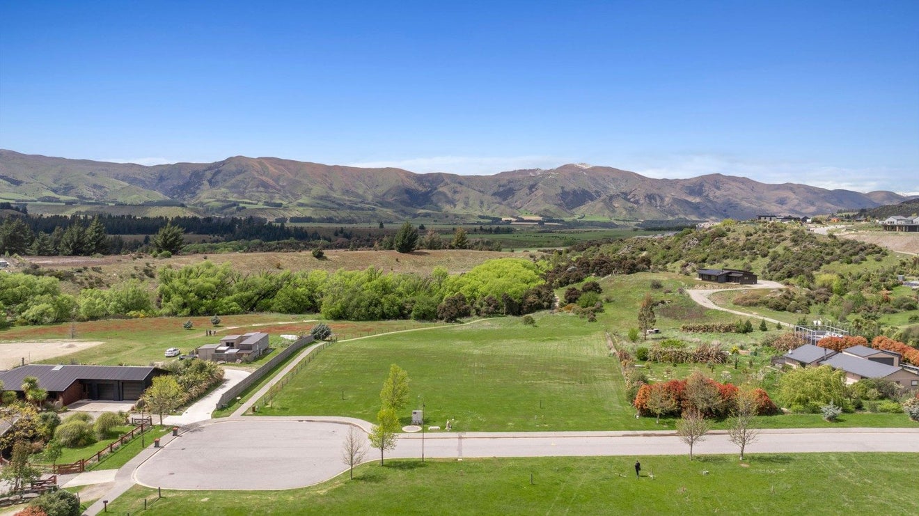 26 Harris Place, Luggate, Wanaka - Carousel 2