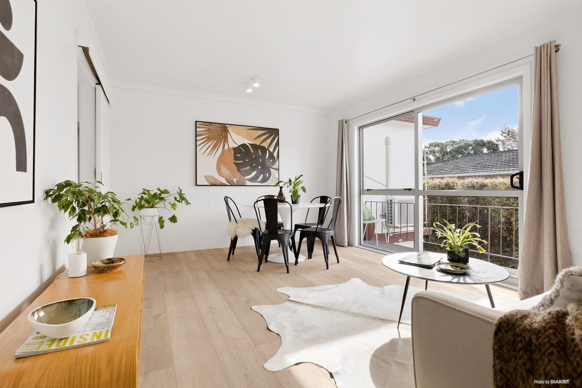3/39 Woodward Road, Mount Albert, Auckland - Carousel 2