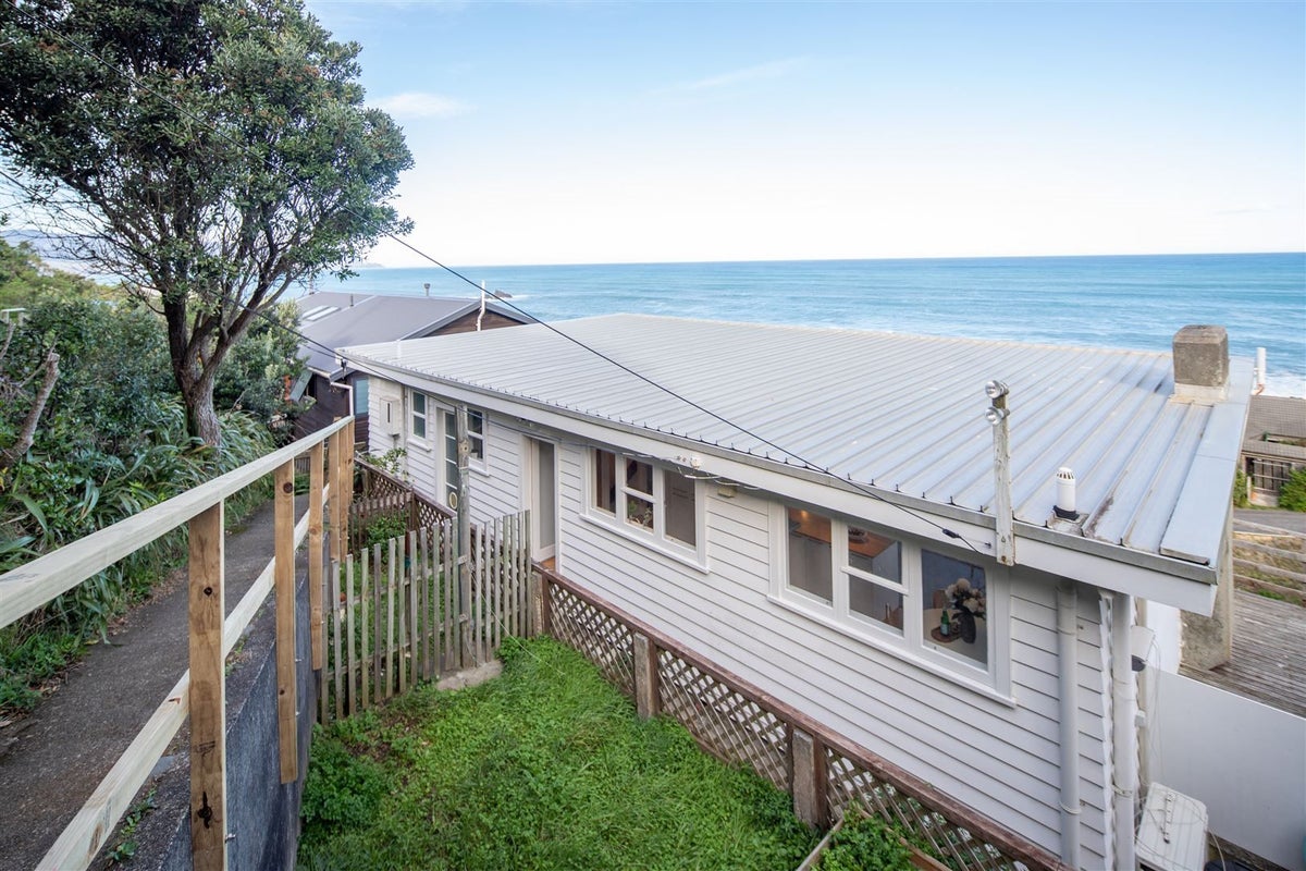55 High Street, Island Bay, Wellington - Carousel 1