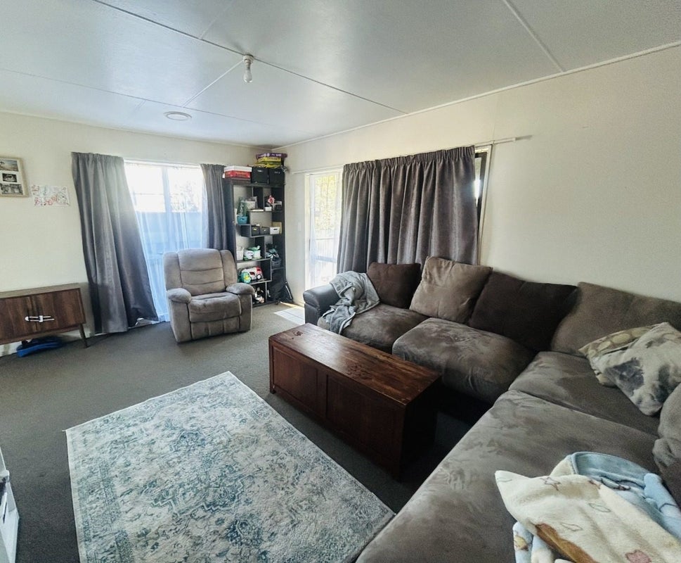 33 Kingsley Drive, Flaxmere, Hastings - Carousel 2