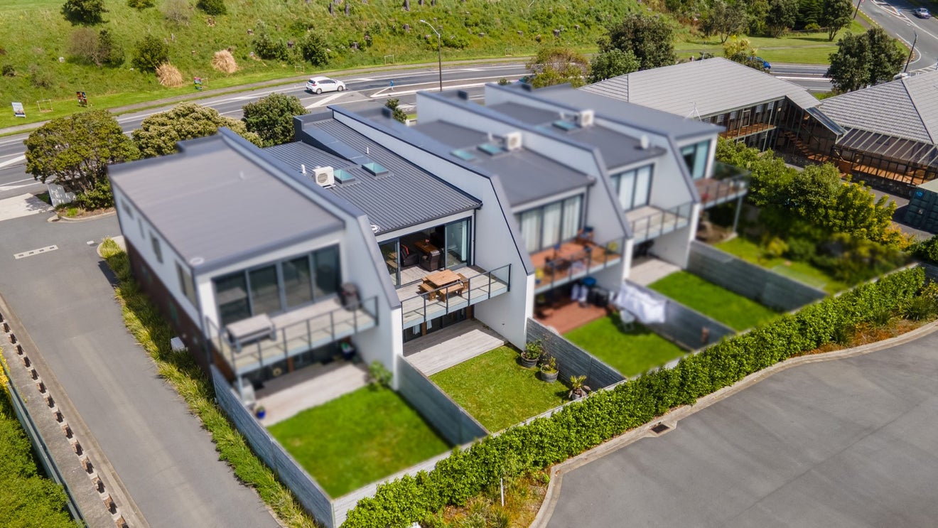 63B Whitford Brown Avenue, Papakowhai, Porirua - Carousel 27