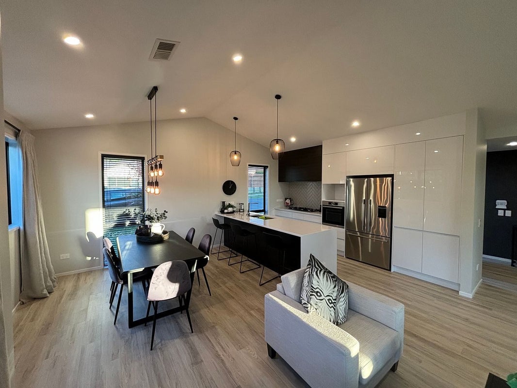 3 Yorkshire Close, Whitby, Porirua - Carousel 2