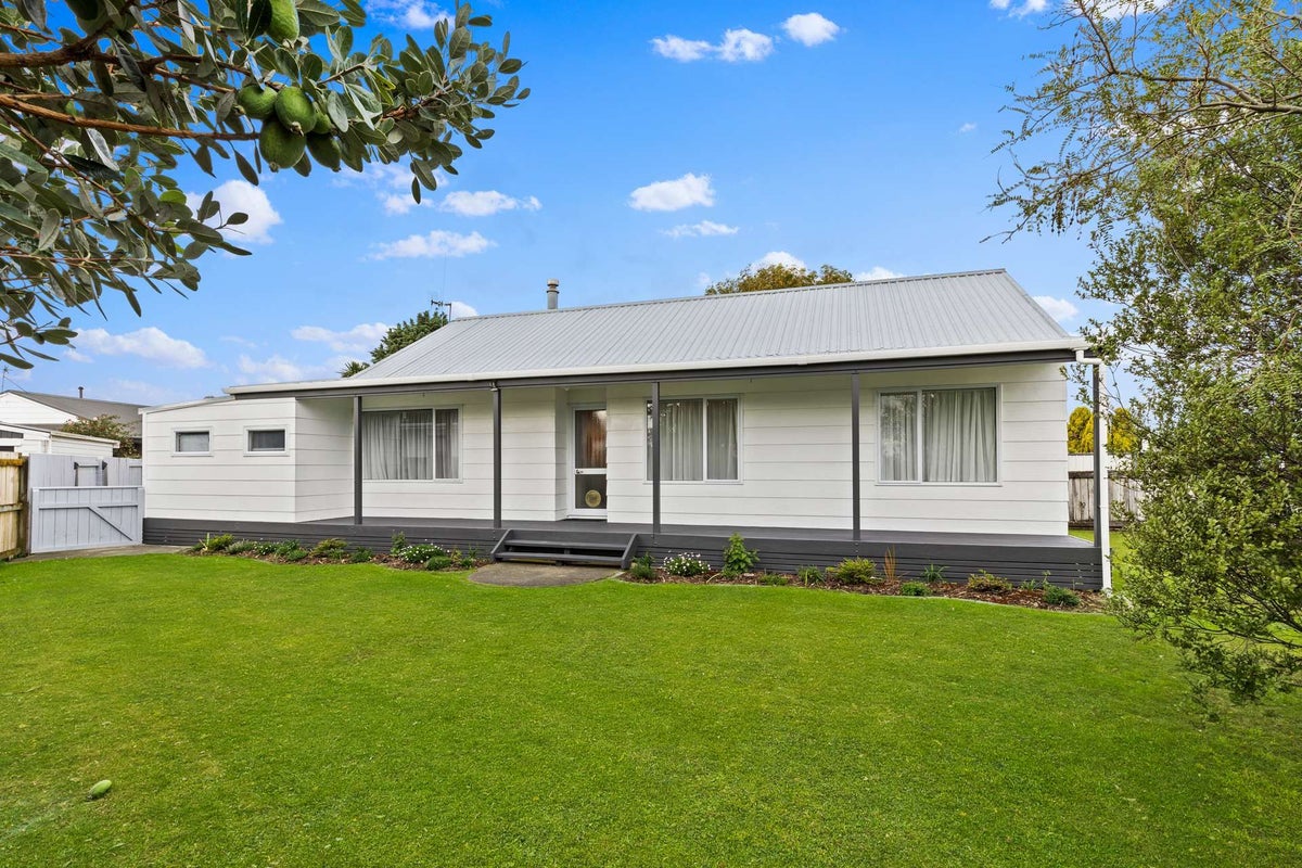 8 Mercury Street, Milson, Palmerston North - Carousel 1