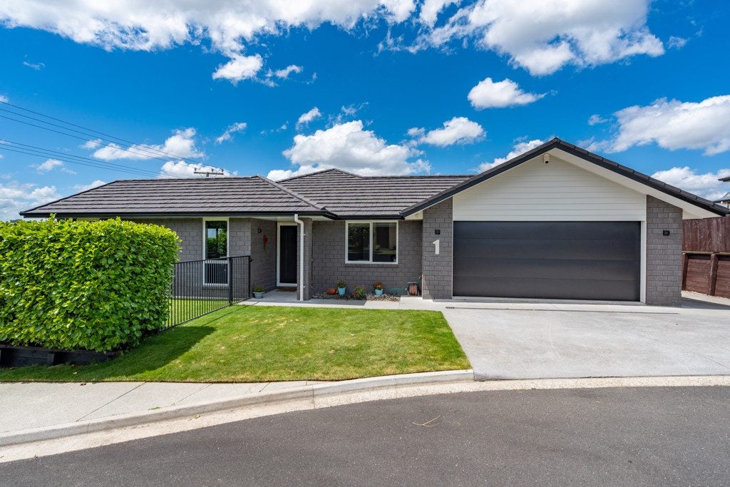 1 Ruske Place, Grandview Heights, Hamilton, Waikato - Carousel 27