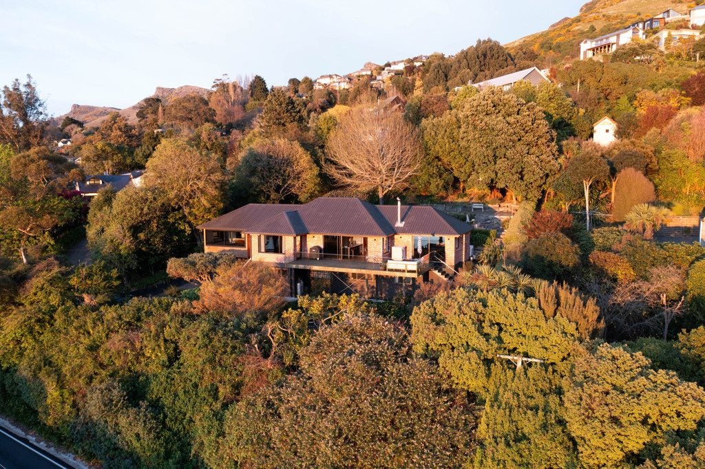 34 Main Road, Governors Bay, Lyttelton - Carousel 40