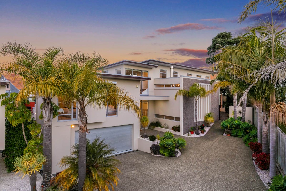 54 Penzance Road, Mairangi Bay, Auckland - Carousel 1