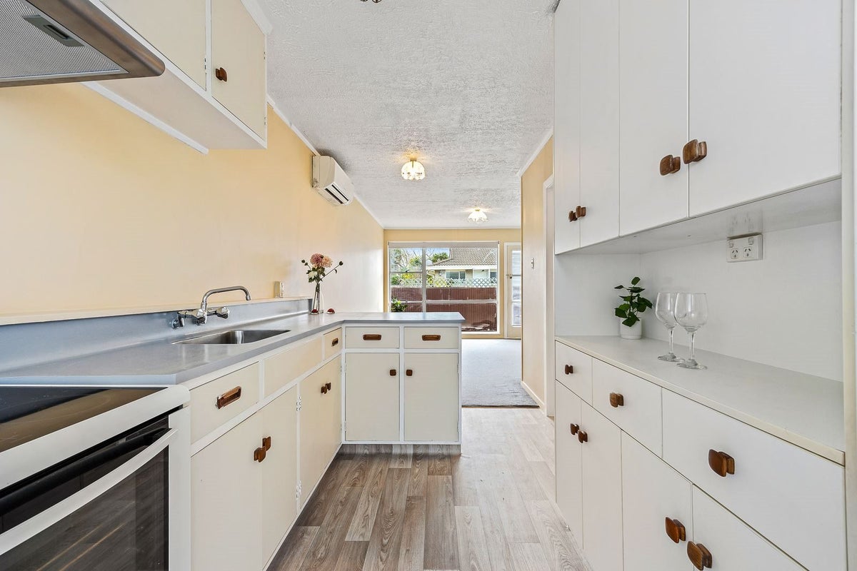 2/30 Vienna Street, Waltham, Christchurch - Carousel 1