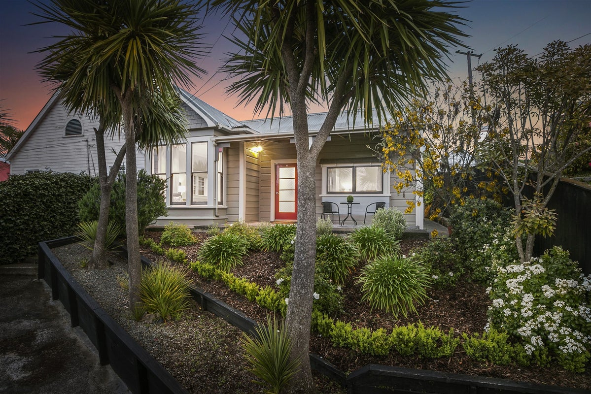 21 Durham Street, Mornington, Dunedin - Carousel 1