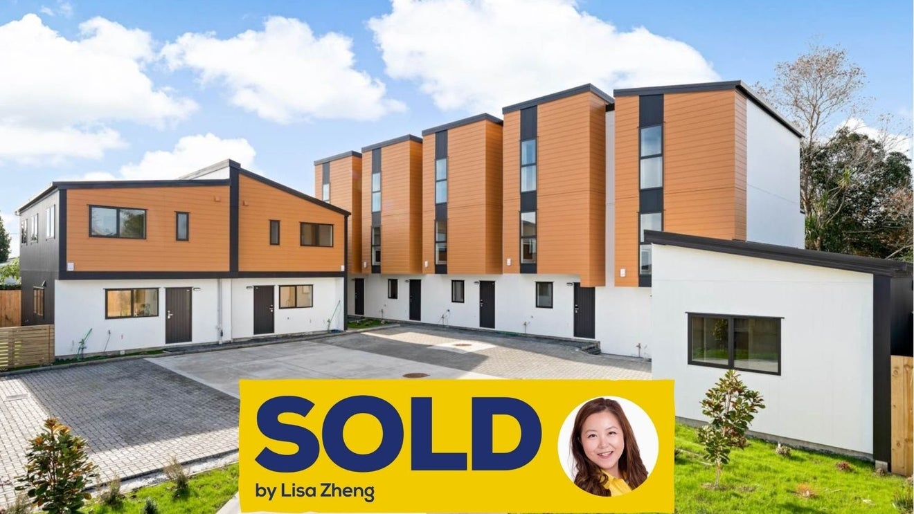 4/10 Orchid Place, Te Atatu South, Auckland - Carousel 1