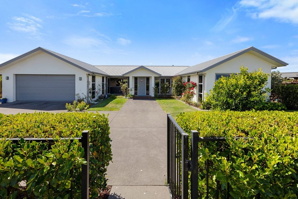 8 Wentworth Lane, Waiwhakaiho, New Plymouth - Carousel 1