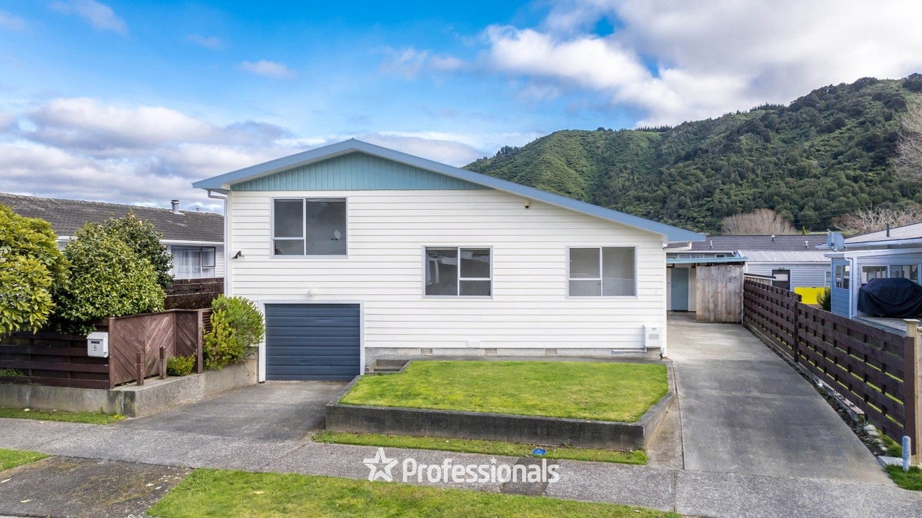 5 Camden Road, Totara Park, Upper Hutt - Carousel 2