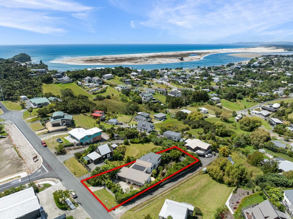 50 Cullen Street, Mangawhai Heads, Mangawhai - Carousel 1