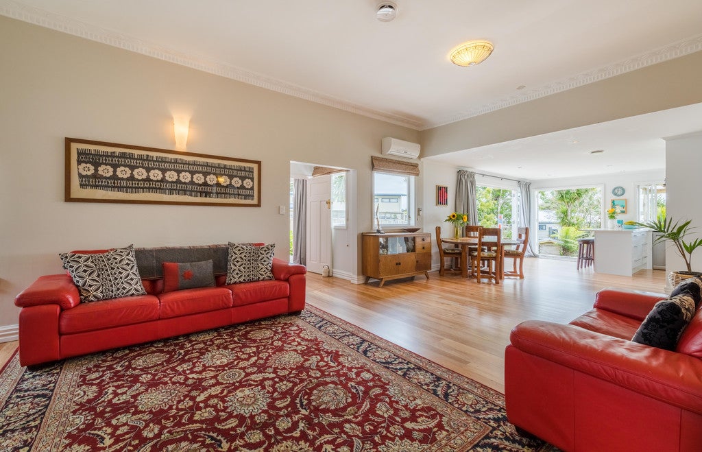 56 Victory Road, Laingholm, Auckland - Carousel 2