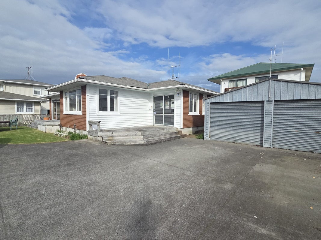 5 Keilor Road, Otumoetai, Tauranga - Carousel 1