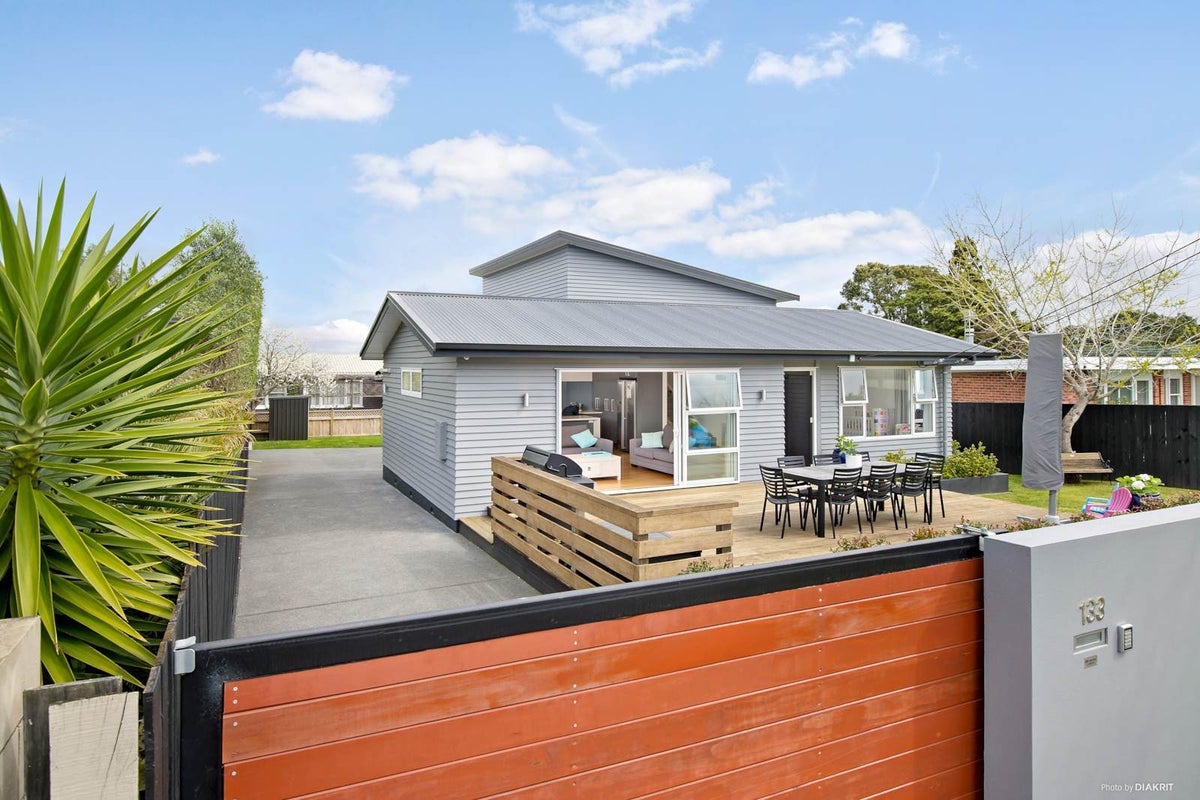 133 West Tamaki Road, Glen Innes, Auckland - Carousel 2