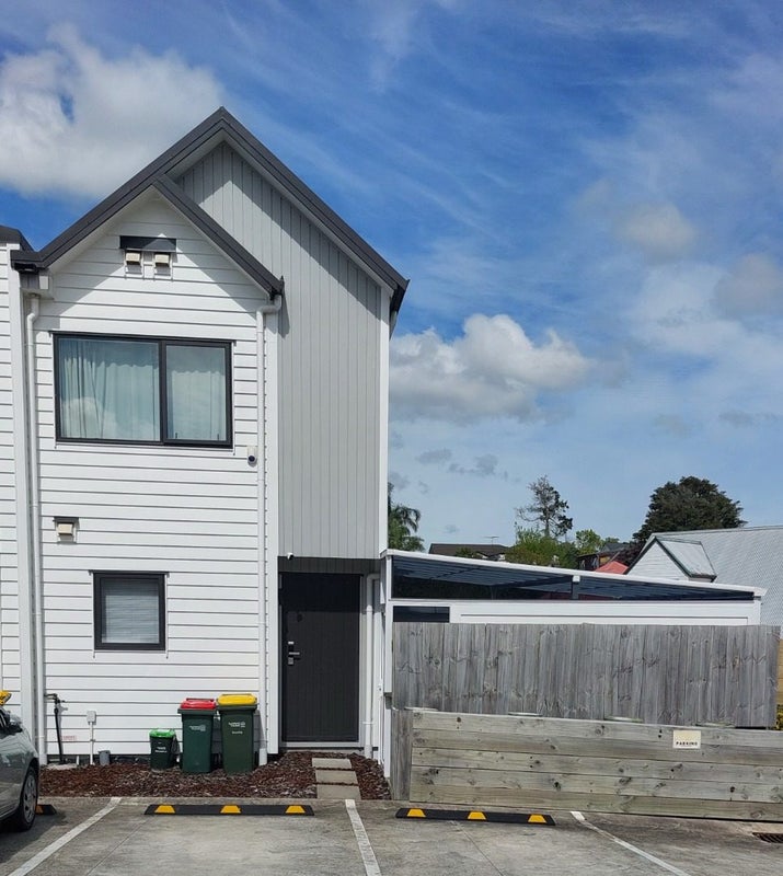 8/10 Rimu Street, New Lynn, Auckland - Carousel 1