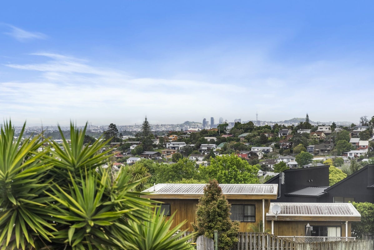 1/10 Remus Place, Totara Vale, Auckland - Carousel 21