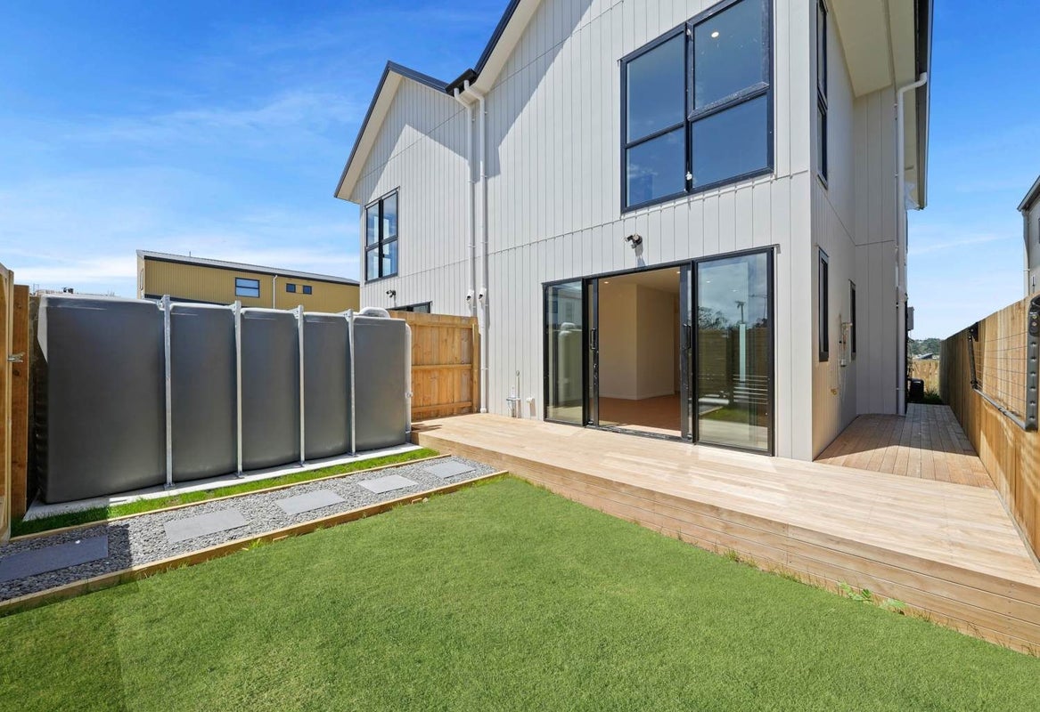 183 Henwood Road, Westgate, Auckland - Carousel 11